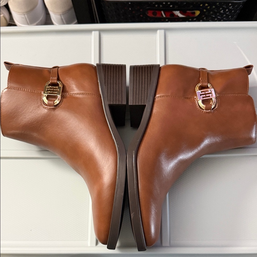 Tommy Hilfiger Tan Leather Ankle Booties - Picture 5 of 7